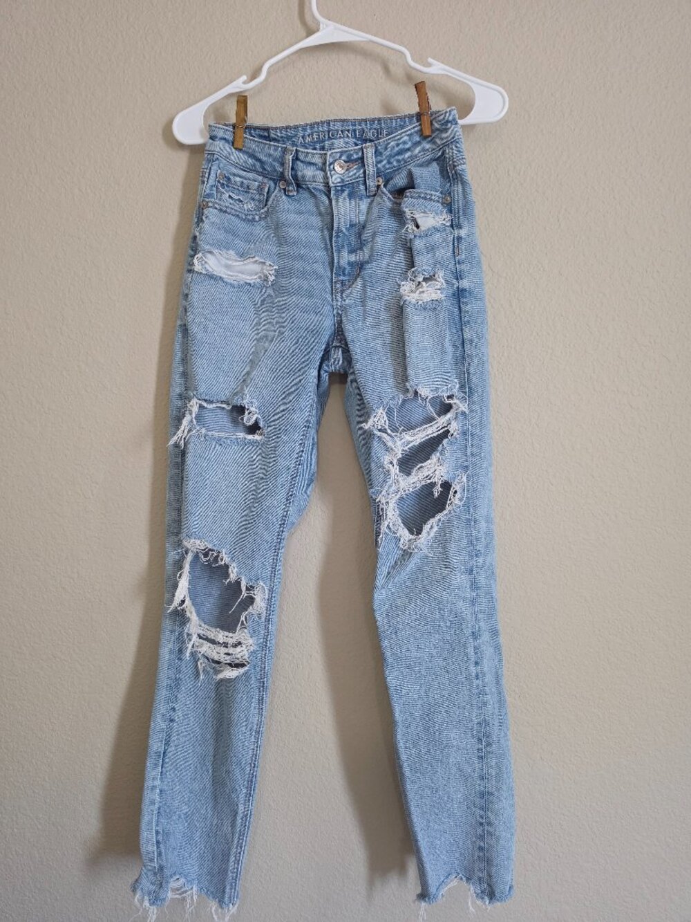American Eagle Women's Distressed Jeans Size 00 Regular